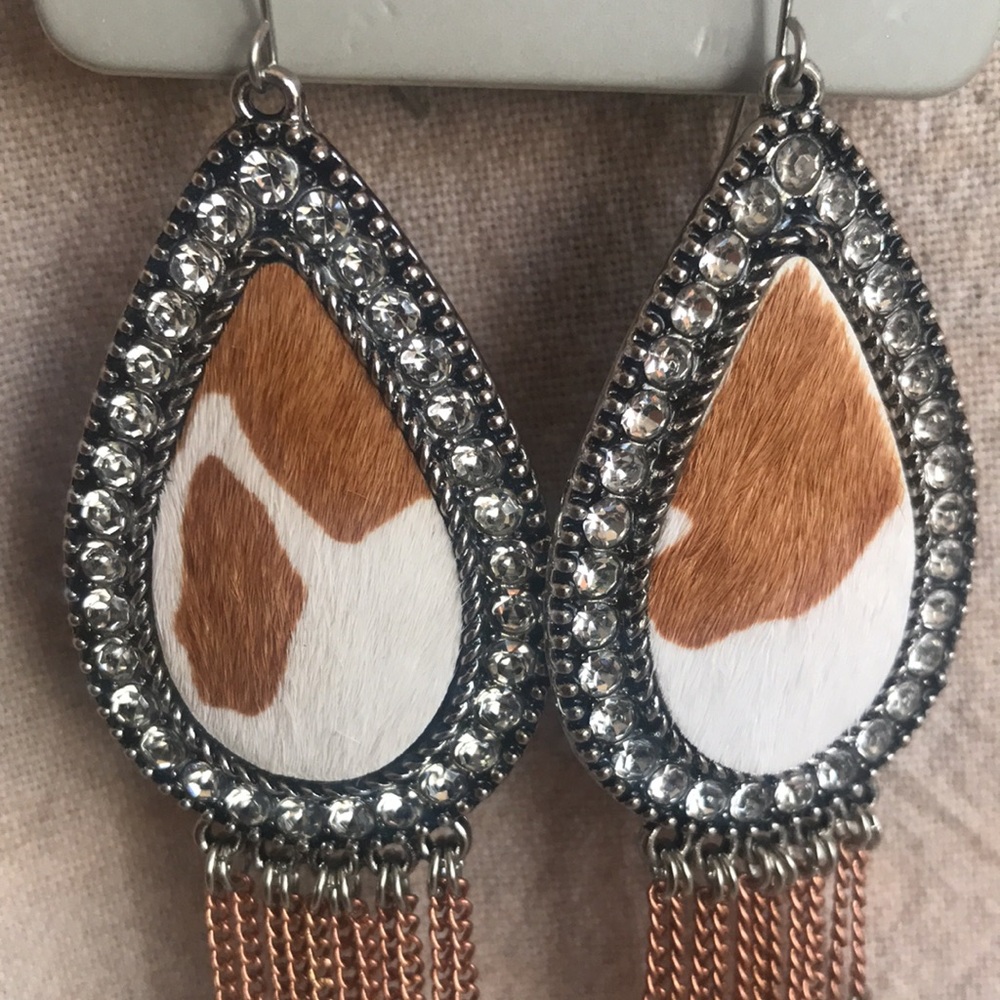 NWT~ Brown & White Teardrop Fringe Earrings - Picture 2 of 7